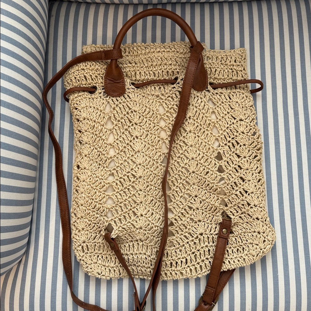 Handcrafted Cream Crochet Backpack - Picture 3 of 3